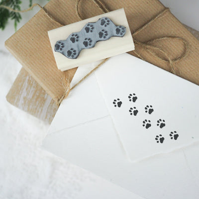 PAW PRINTS IN SNOW RUBBER STAMP | 'BELIEVE' CHRISTMAS COLLECTION | HEIRLOOM SEALS