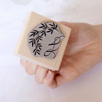 HOW TO USE A RUBBER STAMP