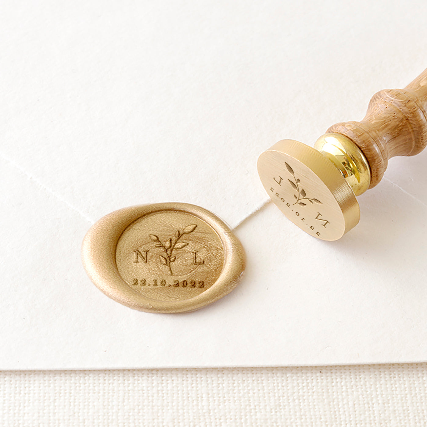 Annabelle Botanical Classic Monogram Gold Wax Seals | Custom Wax Stamp for Fine Art Wedding Stationery Envelope Invitations & Brand Packaging Embellishments for Gifts | Heirloom Seals