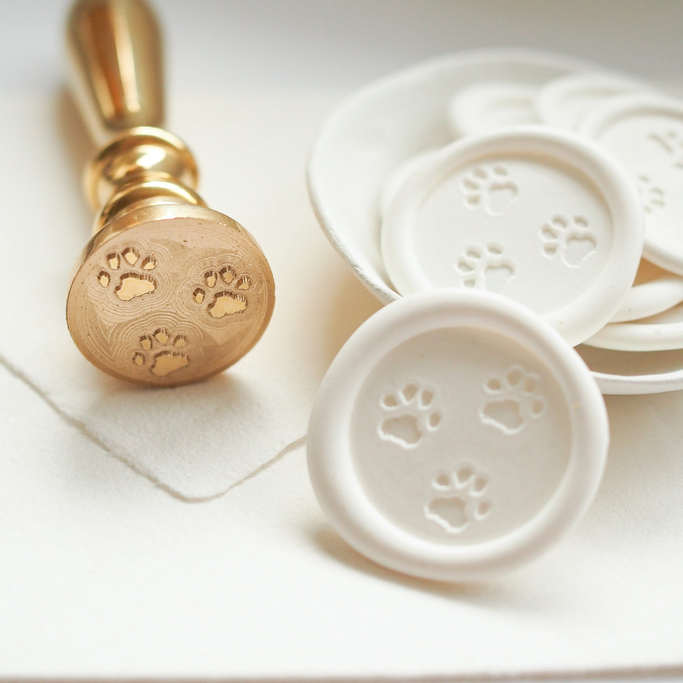 PAW PRINTS IN SNOW WAX SEAL STAMP - 'BELIEVE' CHRISTMAS COLLECTION