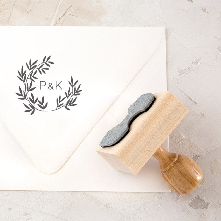 Rustic Wreath Monogram Rubber Stamp for Fina Art Weddings | Heirloom Seals 